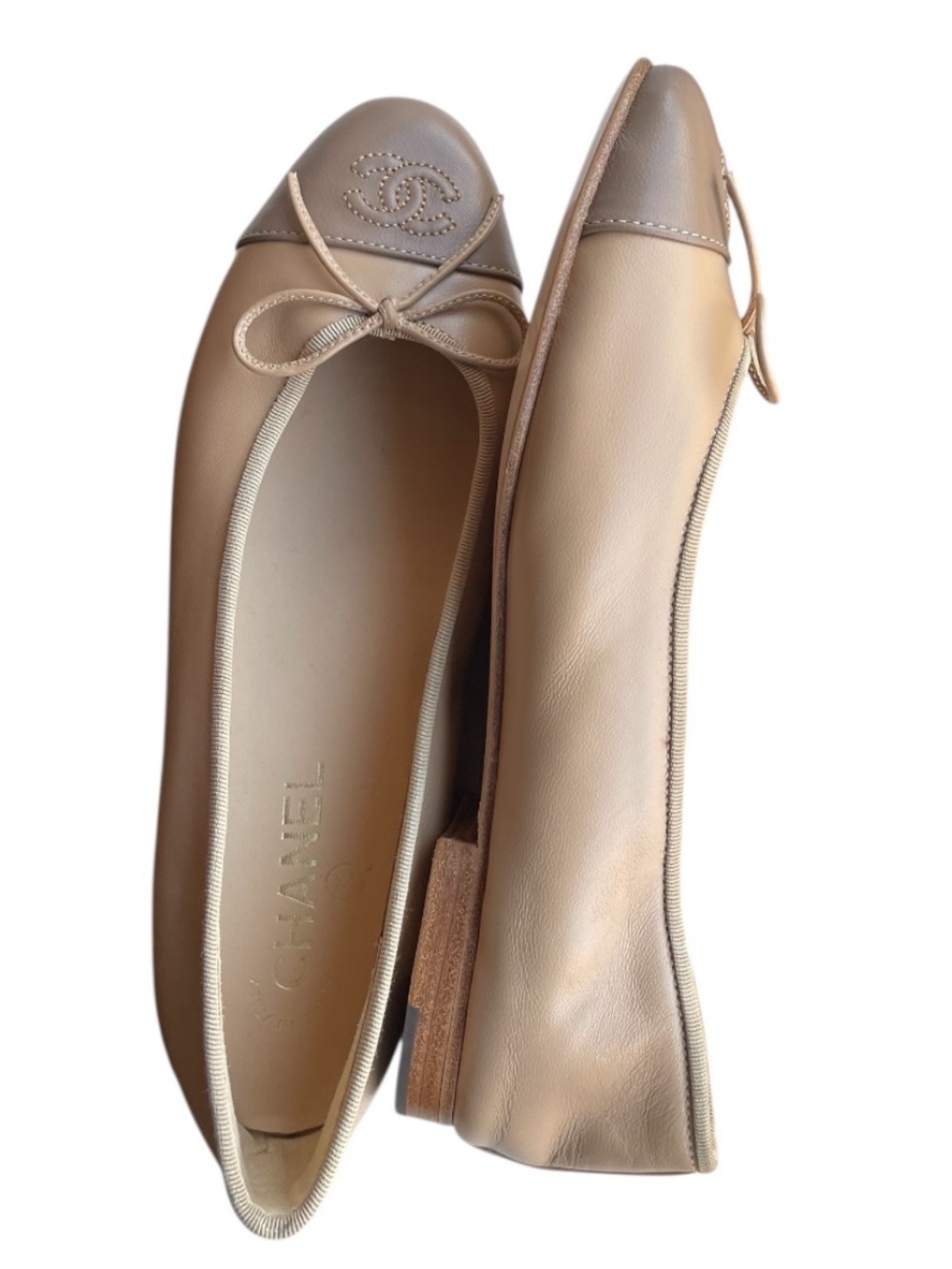 CHANEL Two-Tone Beige and Taupe Leather Cap-Toe Ballet Flats Sz 40